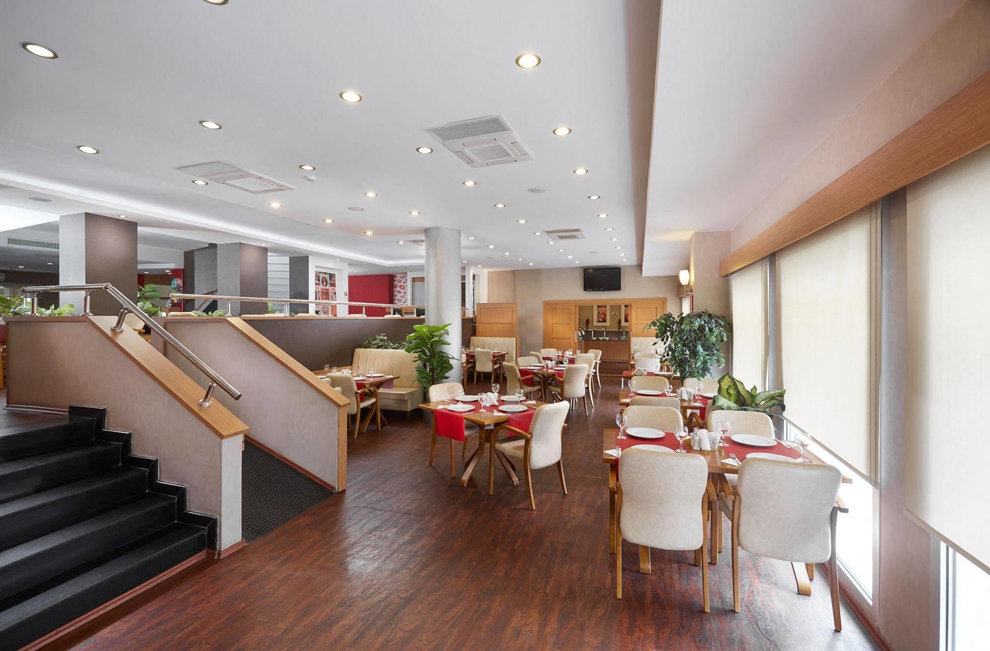 Kordon Hotel Alsancak Esmirna Exterior foto
